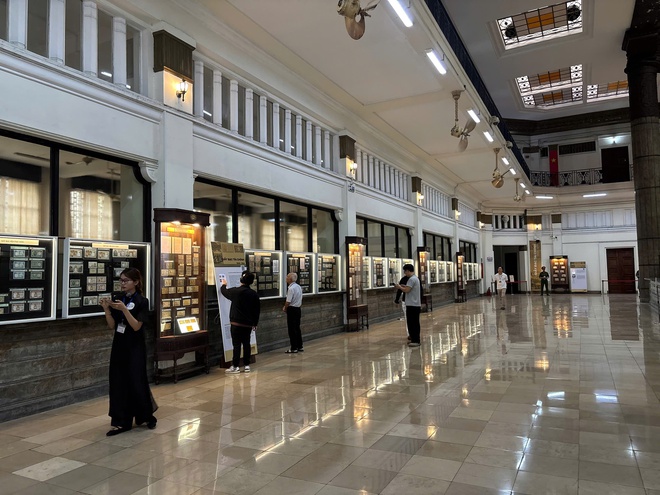 Bên trong căn phòng đầy tiền mặt tại Ngân hàng Nhà nước Việt Nam, lần đầu mở cửa công khai cho người dân chiêm ngưỡng- Ảnh 10. Bên trong căn phòng đầy tiền mặt tại Ngân hàng Nhà nước Việt Nam, lần đầu mở cửa công khai cho người dân chiêm ngưỡng- Ảnh 10.