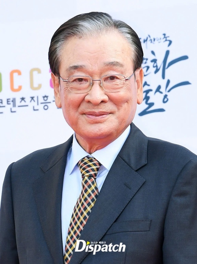 343 ngày tang tóc của showbiz: Hơn chục sao đột tử, hết tự sát, bạo bệnh lại đến tai nạn ngã lầu đầy uẩn khúc- Ảnh 21. 343 ngày tang tóc của showbiz: Hơn chục sao đột tử, hết tự sát, bạo bệnh lại đến tai nạn ngã lầu đầy uẩn khúc- Ảnh 21.