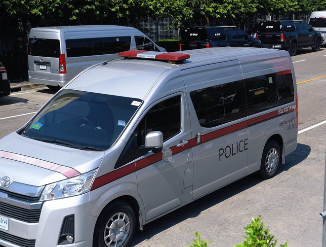 Cận cảnh xe dò bom mìn xuất hiện tại SVĐ Rajamangala trước giờ lễ khai mạc SEA Games 33- Ảnh 5. Cận cảnh xe dò bom mìn xuất hiện tại SVĐ Rajamangala trước giờ lễ khai mạc SEA Games 33- Ảnh 5.