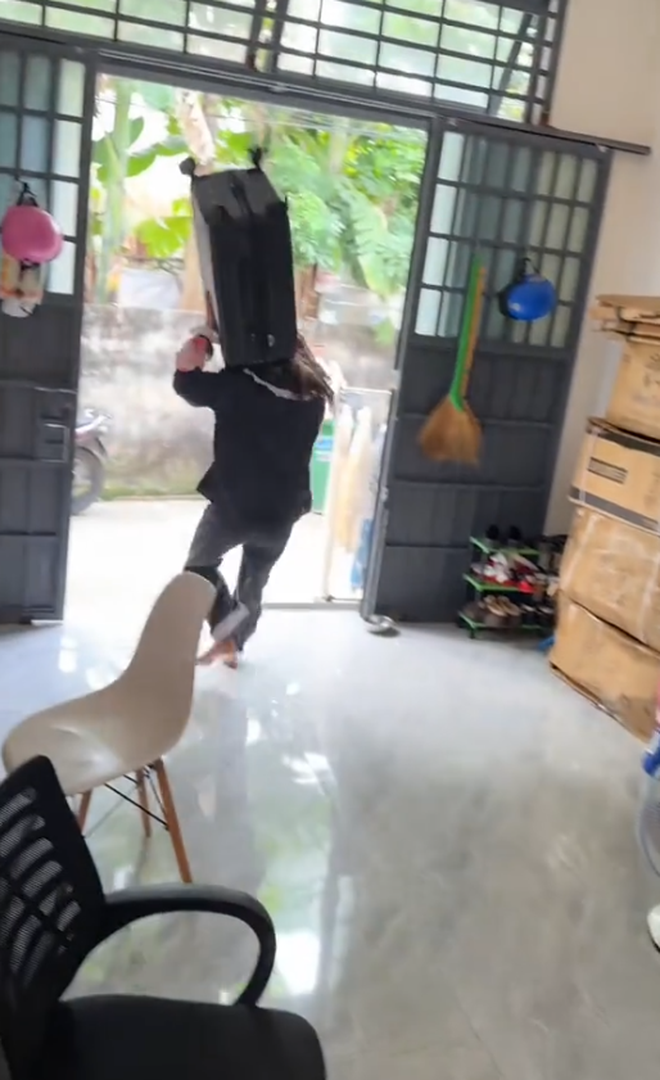 Trend "Giờ tao đưa mày 4 tỷ..." là gì mà khiến dân mạng xách vali đồng loạt "biến mất không dấu vết"?- Ảnh 4.