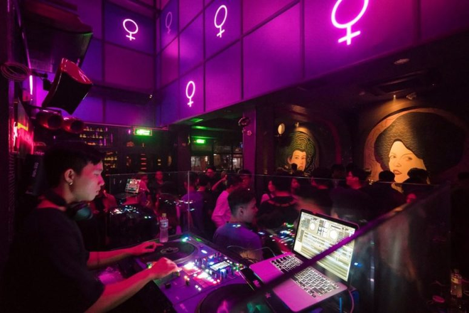 Địa điểm nightlife hot nhất Sài Gòn một thời bất ngờ đóng cửa, dân tình tiếc nuối “tạm biệt thanh xuân của tôi”- Ảnh 2.