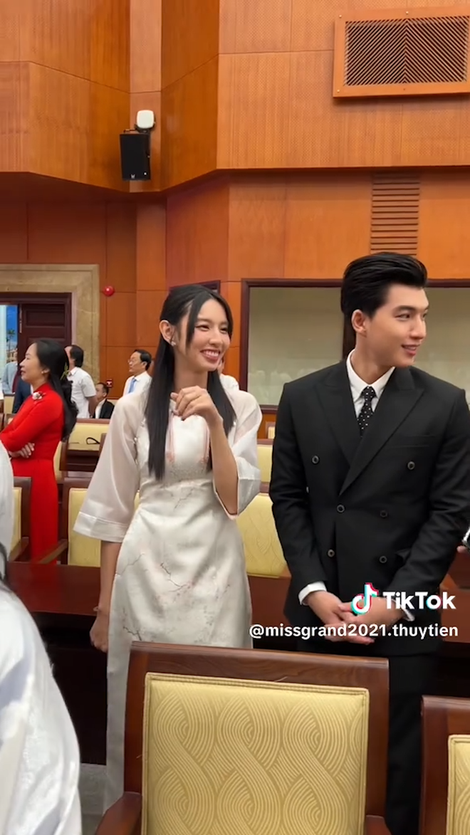 HIEUTHUHAI và Thùy Tiên xuất hiện ở buổi họp mặt văn nghệ sĩ, khoảnh khắc gấp đôi visual là đây!- Ảnh 3.