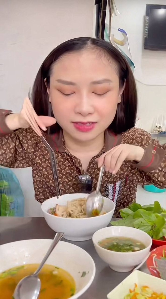 5 mỹ nhân Việt bị đồng nghiệp "bóc phốt" ăn như Thạch Sanh, dân mukbang nhìn cũng phải "chào thua"- Ảnh 35.