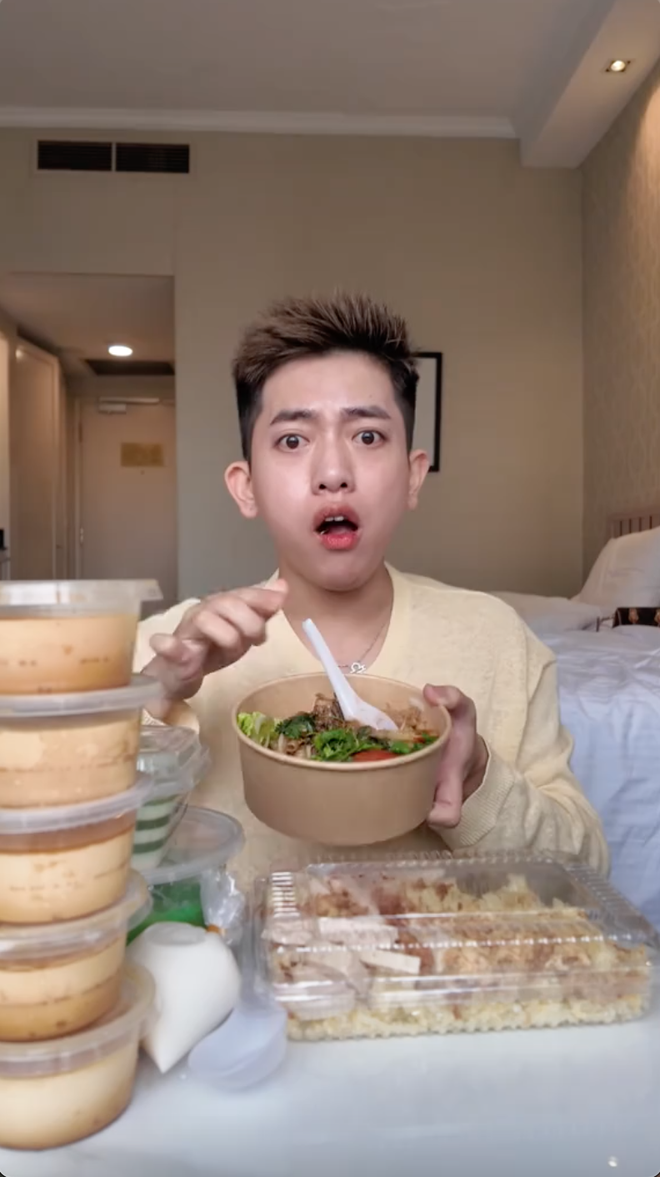 Phượng Singapore lên tiếng về drama đang lan truyền trên TikTok: "Ai chửi mắng thì tui giả điếc", khẳng định nấu ăn bằng cái tâm- Ảnh 1.