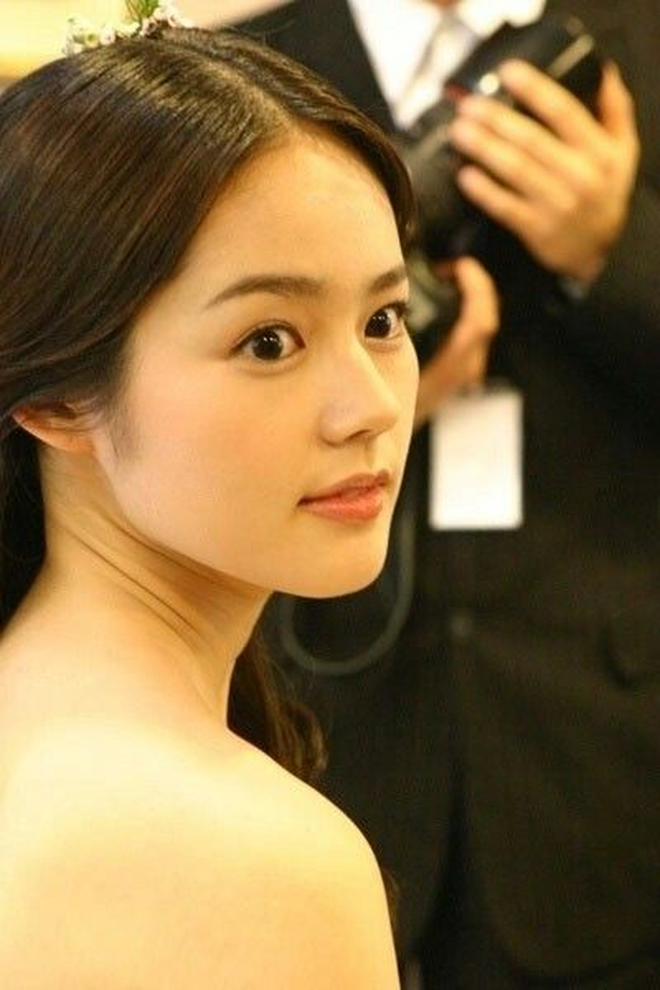 Lộ ảnh nhan sắc mộc của đệ nhất mỹ nhân Hàn Quốc khi chụp từ “góc chết”- Ảnh 4. Lộ ảnh nhan sắc mộc của đệ nhất mỹ nhân Hàn Quốc khi chụp từ “góc chết”- Ảnh 4.