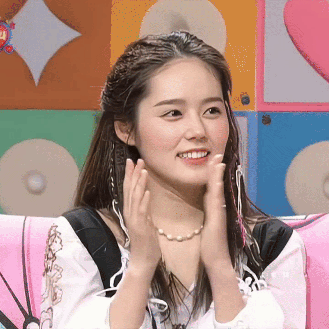 Lộ ảnh nhan sắc mộc của đệ nhất mỹ nhân Hàn Quốc khi chụp từ “góc chết”- Ảnh 5. Lộ ảnh nhan sắc mộc của đệ nhất mỹ nhân Hàn Quốc khi chụp từ “góc chết”- Ảnh 5.