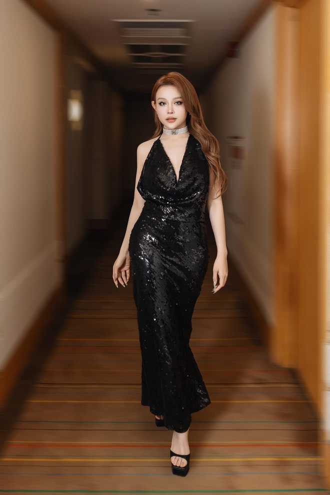 Mỹ nhân cao 1m58 nổi tiếng suốt 17 năm, bước vào độ tuổi U40 với gương mặt trẻ hơn tuổi thật quá mức- Ảnh 11. Mỹ nhân cao 1m58 nổi tiếng suốt 17 năm, bước vào độ tuổi U40 với gương mặt trẻ hơn tuổi thật quá mức- Ảnh 11.
