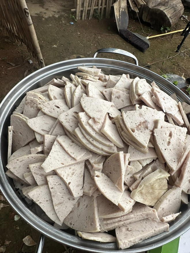 Chuyện gì đã xảy ra khiến Sùng Bầu đột ngột dừng nhận tiền gửi tài khoản cá nhân để nấu ăn cho trẻ vùng cao?- Ảnh 3.