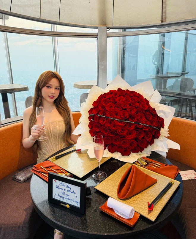 Mỹ nhân cao 1m58 nổi tiếng suốt 17 năm, bước vào độ tuổi U40 với gương mặt trẻ hơn tuổi thật quá mức- Ảnh 9. Mỹ nhân cao 1m58 nổi tiếng suốt 17 năm, bước vào độ tuổi U40 với gương mặt trẻ hơn tuổi thật quá mức- Ảnh 9.