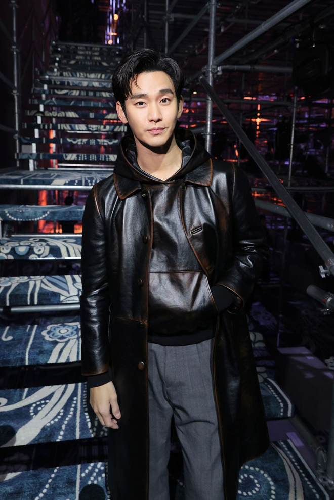 Brand thời trang "bỏ của chạy lấy người" vì Kim Soo Hyun, chỉ còn trông đợi vào công chúa Kpop- Ảnh 5. Brand thời trang "bỏ của chạy lấy người" vì Kim Soo Hyun, chỉ còn trông đợi vào công chúa Kpop- Ảnh 5.