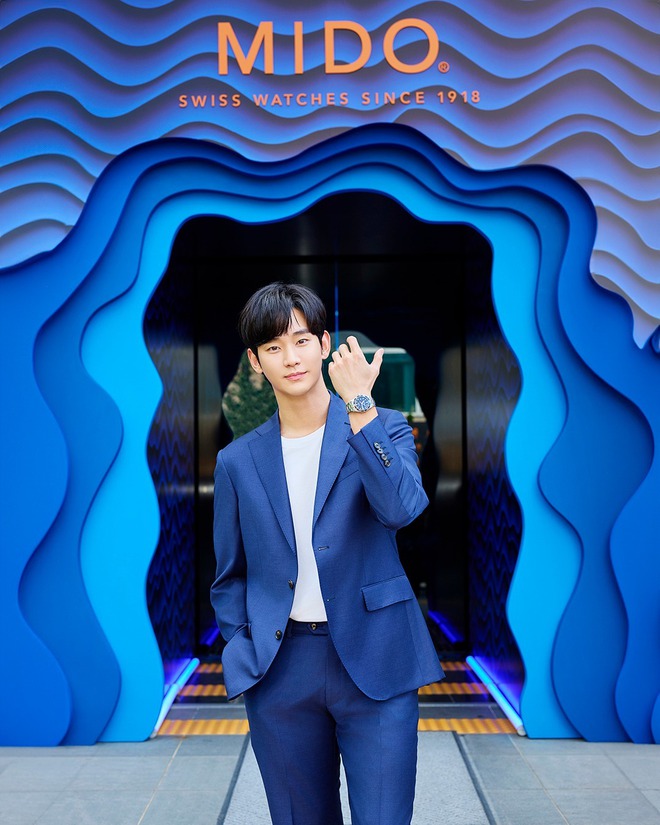 Brand thời trang "bỏ của chạy lấy người" vì Kim Soo Hyun, chỉ còn trông đợi vào công chúa Kpop- Ảnh 7. Brand thời trang "bỏ của chạy lấy người" vì Kim Soo Hyun, chỉ còn trông đợi vào công chúa Kpop- Ảnh 7.