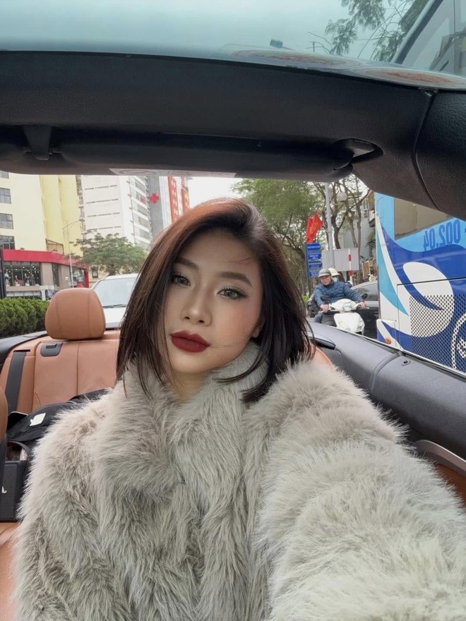 Louis Phạm xinh đẹp, "slay" trên xế hộp mui trần, dân mạng nhắc nhở 1 điều cực quan trọng- Ảnh 5.