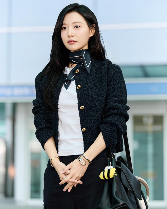 Kim Ji Won tái hiện combo viral tại event, gọi là "chiến thần visual" quá xứng đáng- Ảnh 17.