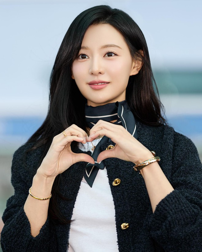 Kim Ji Won tái hiện combo viral tại event, gọi là "chiến thần visual" quá xứng đáng- Ảnh 15.