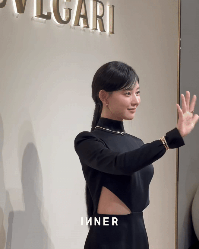 Kim Ji Won tái hiện combo viral tại event, gọi là "chiến thần visual" quá xứng đáng- Ảnh 5.