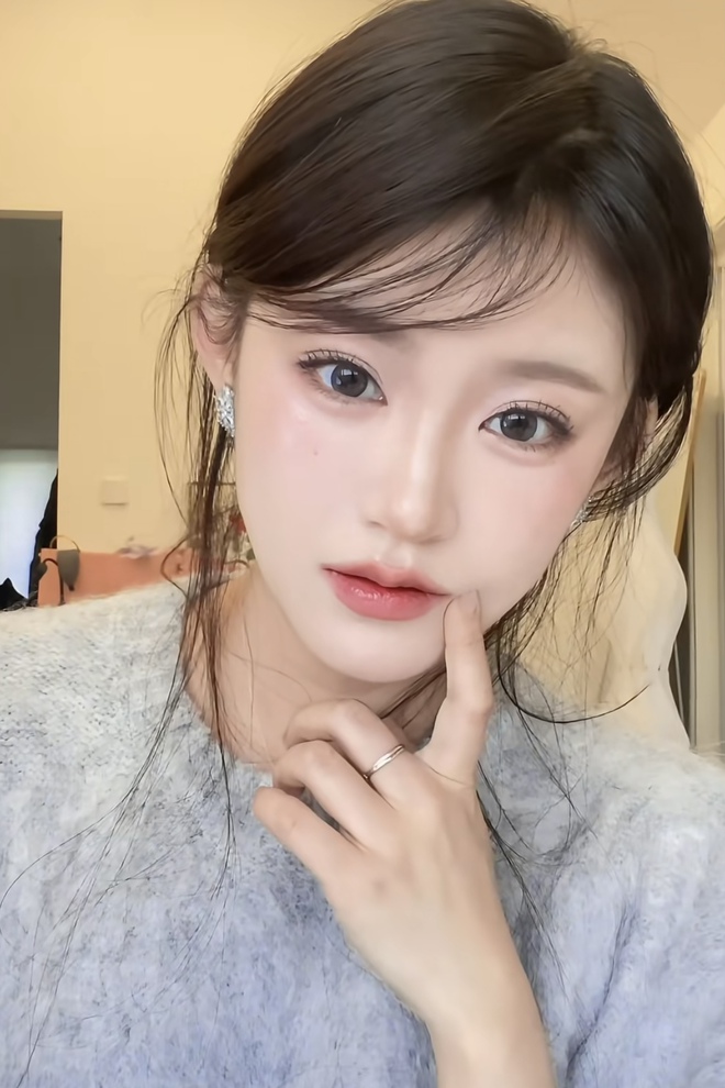 Kim Ji Won tái hiện combo viral tại event, gọi là "chiến thần visual" quá xứng đáng- Ảnh 11.