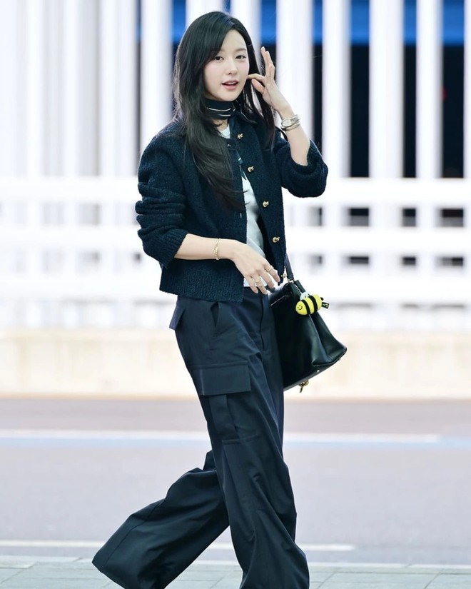 Kim Ji Won tái hiện combo viral tại event, gọi là "chiến thần visual" quá xứng đáng- Ảnh 18.