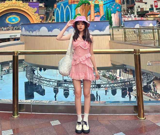 Ái nữ kín tiếng nhà MC Quyền Linh: Visual tuổi 17 không kém cạnh Lọ Lem, thành tích học tập thế nào?- Ảnh 5. Ái nữ kín tiếng nhà MC Quyền Linh: Visual tuổi 17 không kém cạnh Lọ Lem, thành tích học tập thế nào?- Ảnh 5.