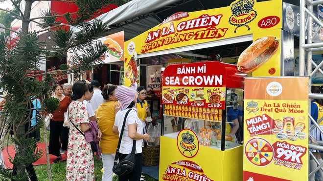 Cận cảnh lễ hội Bánh mì lớn nhất năm "đổ bộ" TP.HCM: Hơn 150 gian hàng, biển người xếp hàng từ sáng sớm- Ảnh 19.
