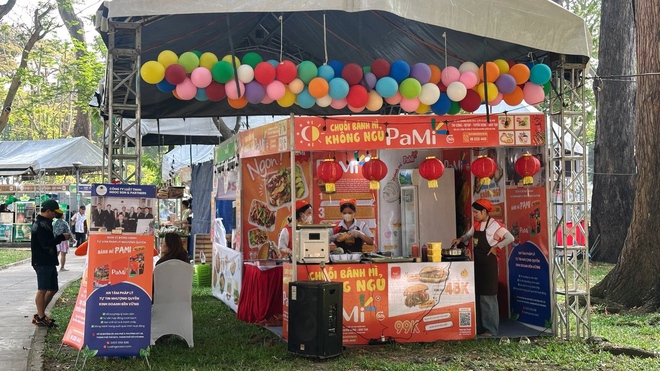 Cận cảnh lễ hội Bánh mì lớn nhất năm "đổ bộ" TP.HCM: Hơn 150 gian hàng, biển người xếp hàng từ sáng sớm- Ảnh 20.