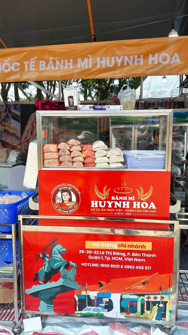 Cận cảnh lễ hội Bánh mì lớn nhất năm "đổ bộ" TP.HCM: Hơn 150 gian hàng, biển người xếp hàng từ sáng sớm- Ảnh 14.