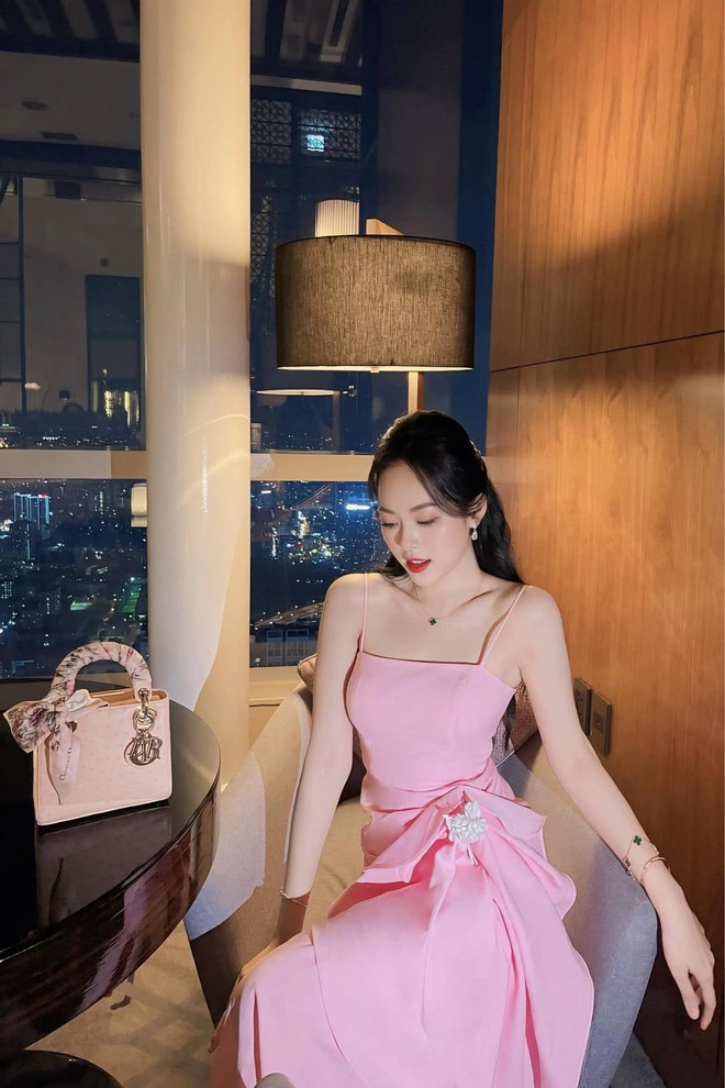 Á hậu Trịnh Thuỳ Linh dạo này: Cuộc sống như phú bà,  có 1 điểm giống phu nhân hào môn Phương Nhi- Ảnh 5.