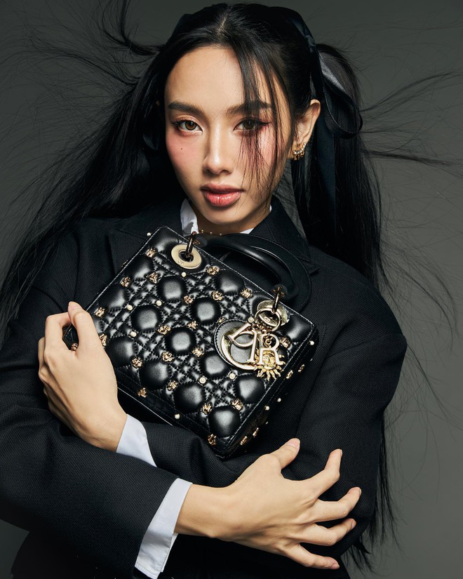 Thùy Tiên là sao Việt đầu tiên trở thành Friend Of The House của Dior, ngày mai liệu sẽ bùng nổ thế nào?- Ảnh 11. Thùy Tiên là sao Việt đầu tiên trở thành Friend Of The House của Dior, ngày mai liệu sẽ bùng nổ thế nào?- Ảnh 11.