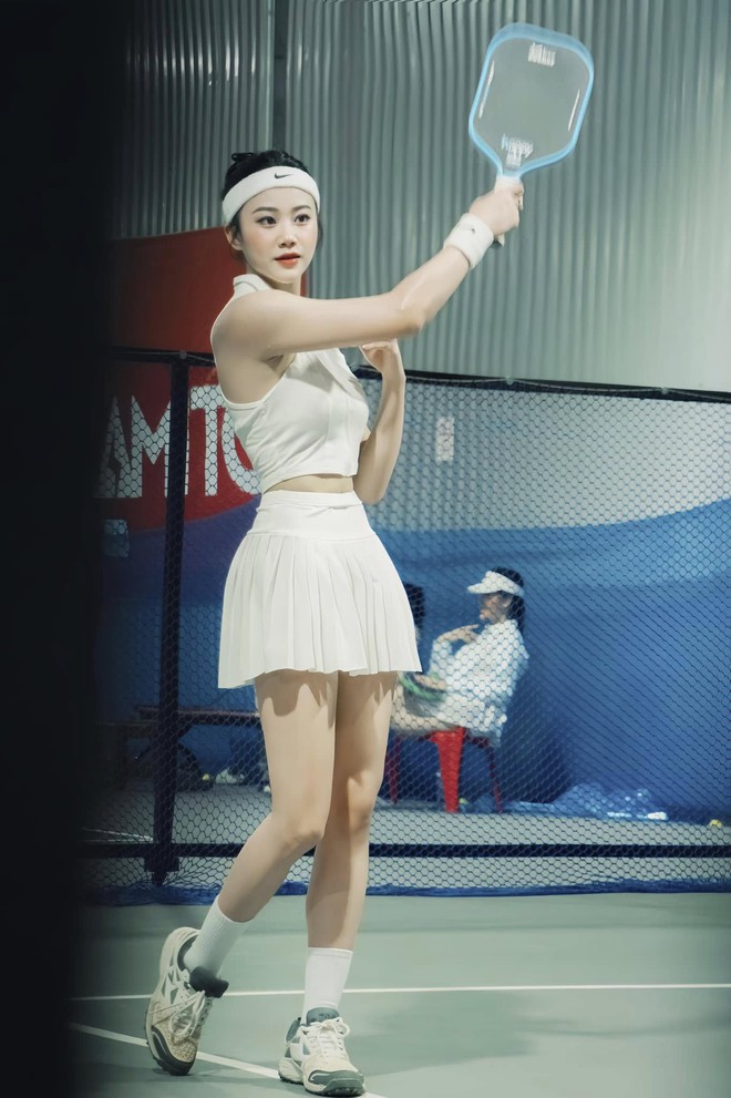 Hotgirl bị chê mặc sexy ra sân pickleball Hotgirl bị chê mặc sexy ra sân pickleball