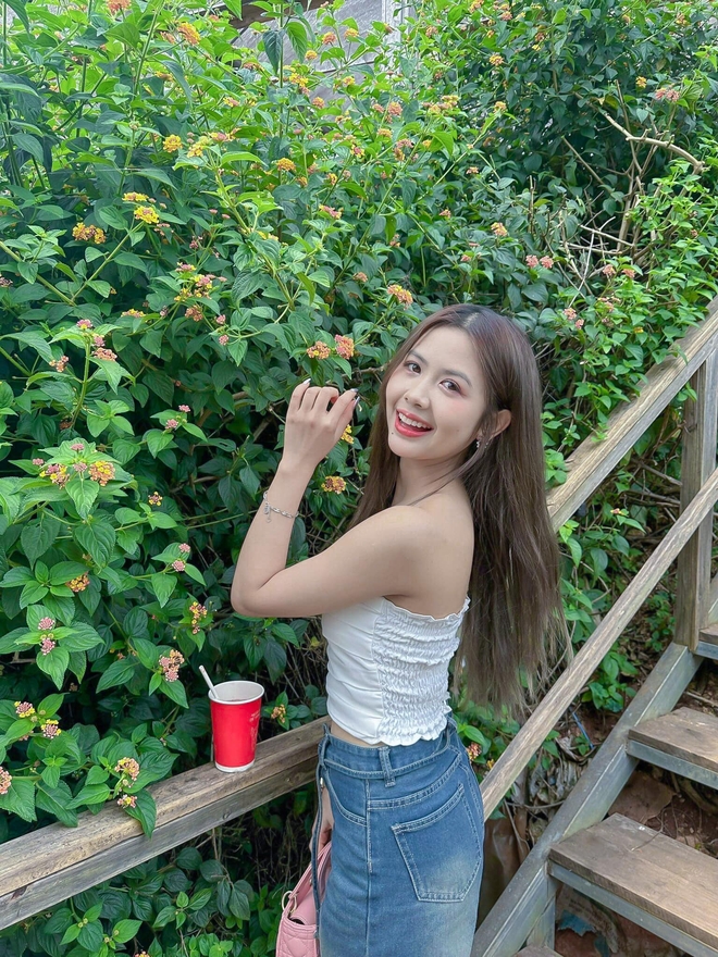 Cô gái có đôi chân “xoắn quẩy” từng là hình nền điện thoại của bao chàng trai một thời giờ đã là vợ người ta- Ảnh 3.