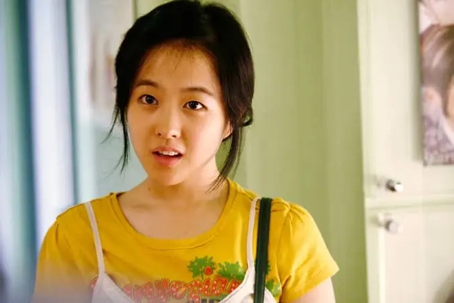 Ngỡ ngàng với nhan sắc U40 của mỹ nhân "Ông ngoại tuổi 30", cao 1m58 nhưng mặc đẹp chuẩn ngoan xinh yêu- Ảnh 1.