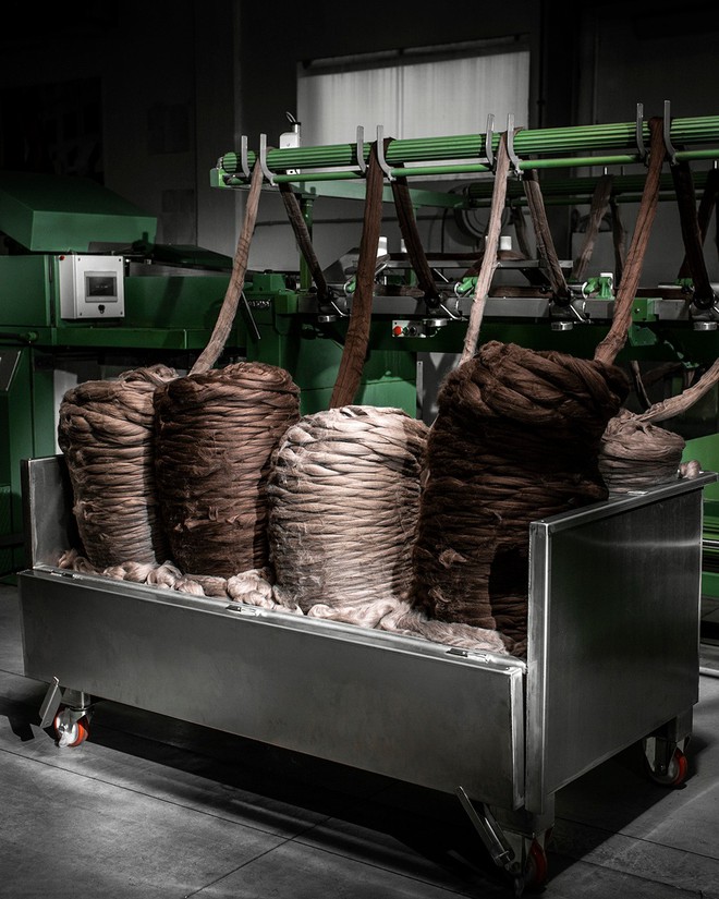 Loro Piana - “đồng phục” ngầm của giới siêu giàu 1% thế giới: Không logo, mặc rồi không muốn mặc thứ khác- Ảnh 2.