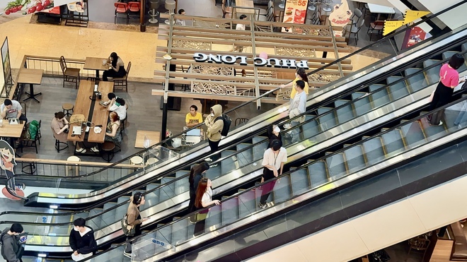 Không khí rất khác tại Vạn Hạnh Mall trong ngày cuối tuần- Ảnh 11. Không khí rất khác tại Vạn Hạnh Mall trong ngày cuối tuần- Ảnh 11.