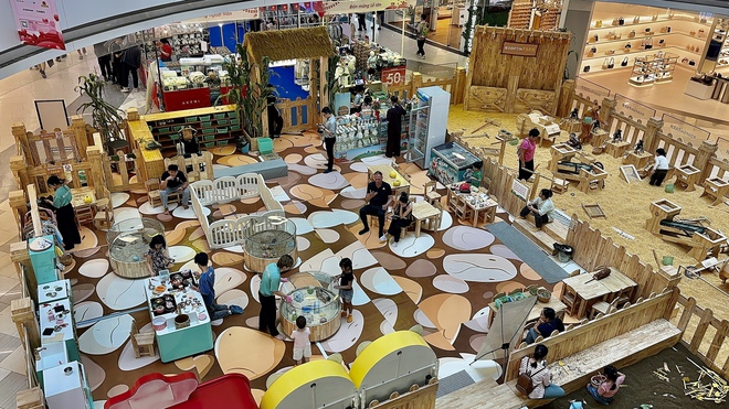 Không khí rất khác tại Vạn Hạnh Mall trong ngày cuối tuần- Ảnh 8. Không khí rất khác tại Vạn Hạnh Mall trong ngày cuối tuần- Ảnh 8.