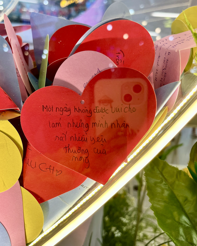 Đến Vạn Hạnh Mall ngay lúc này: 1 góc nhỏ nhân văn xuất hiện, khách hàng ai cũng thấy ấm lòng- Ảnh 4.