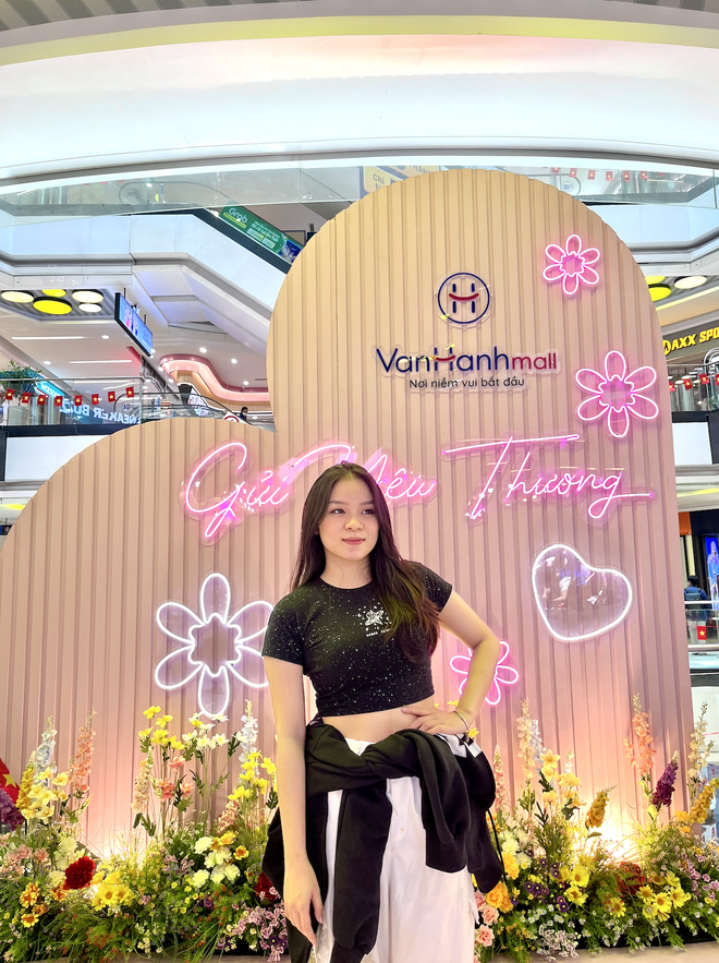 Đến Vạn Hạnh Mall ngay lúc này: 1 góc nhỏ nhân văn xuất hiện, khách hàng ai cũng thấy ấm lòng- Ảnh 1.