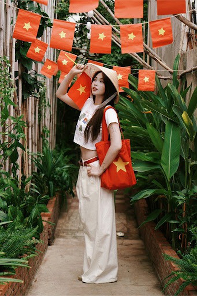 Đếm ngược 2 ngày đến "concert quốc gia", nam thanh nữ tú đua nhau sắm đồ đậm chất Việt Nam- Ảnh 2. Đếm ngược 2 ngày đến "concert quốc gia", nam thanh nữ tú đua nhau sắm đồ đậm chất Việt Nam- Ảnh 2.