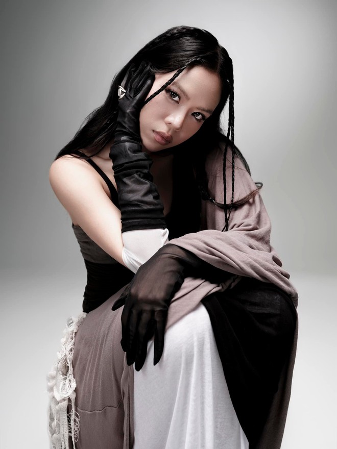 Người “thống trị” Spotify Việt Nam: Không phải Sơn Tùng hay HIEUTHUHAI, 18 tháng ngưng hoạt động vẫn “out trình”- Ảnh 3. Người “thống trị” Spotify Việt Nam: Không phải Sơn Tùng hay HIEUTHUHAI, 18 tháng ngưng hoạt động vẫn “out trình”- Ảnh 3.