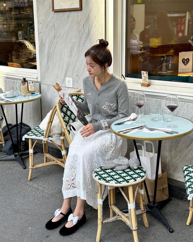 Phụ nữ trên 40 tuổi chỉ cần đúng 4 mẫu chân váy sang trọng này để mặc đẹp không cần lăn tăn- Ảnh 8.