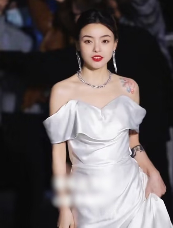 Bức ảnh phòng the hủy hoại sự nghiệp nam diễn viên gen Z có gia thế khủng nhất showbiz- Ảnh 8.
