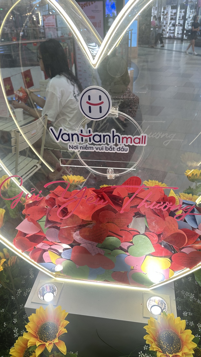 Đang diễn ra tại Vạn Hạnh Mall: Hàng loạt hoạt động miễn phí từ đồ ăn đến vui chơi, phản ứng của khách thế nào?- Ảnh 9.