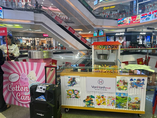 Đang diễn ra tại Vạn Hạnh Mall: Hàng loạt hoạt động miễn phí từ đồ ăn đến vui chơi, phản ứng của khách thế nào?- Ảnh 14.