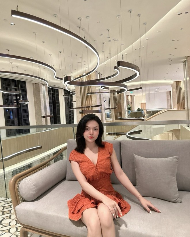 NSƯT thu nhập trăm triệu/tháng dù đang "sống ẩn", ái nữ hiếm hoi lộ diện gây chú ý- Ảnh 2.
