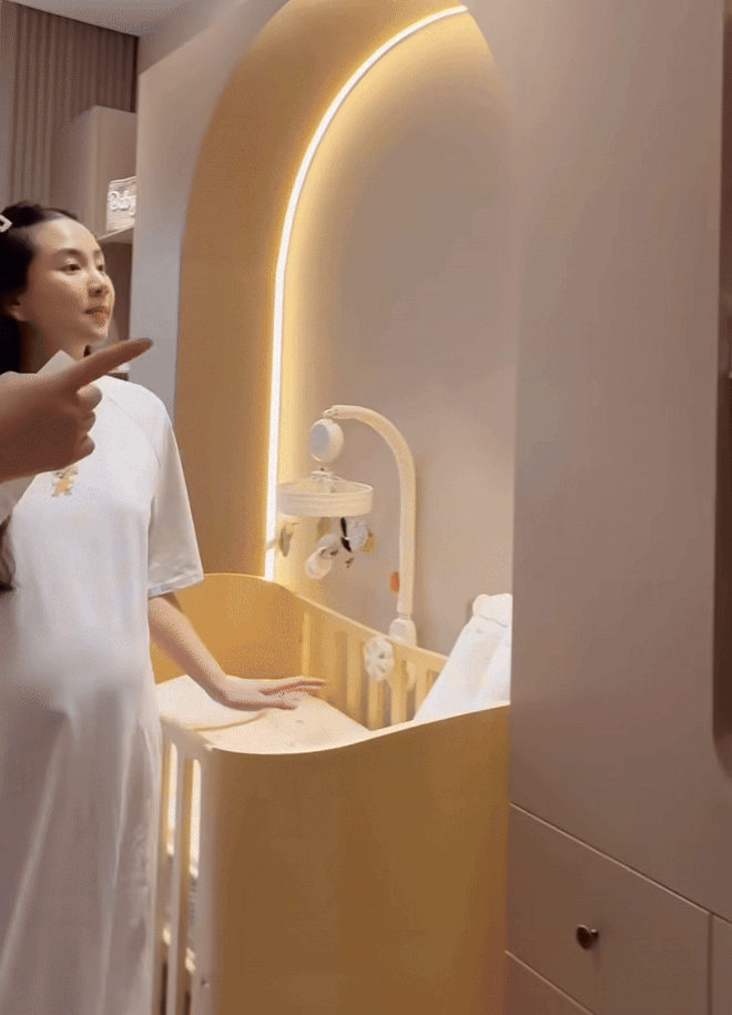 MC Mai Ngọc "flex" phòng riêng của quý tử đầu lòng, ngắm xong đã hiểu "đi lùi về đích" là gì!- Ảnh 2. MC Mai Ngọc "flex" phòng riêng của quý tử đầu lòng, ngắm xong đã hiểu "đi lùi về đích" là gì!- Ảnh 2.