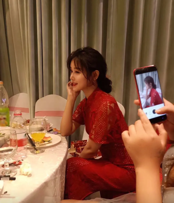 Con dâu muốn thuê bảo mẫu, mẹ chồng mắng "siêng ăn nhác làm": Chồng phóng to camera phòng ngủ chứng kiến điều gây sốc- Ảnh 2.