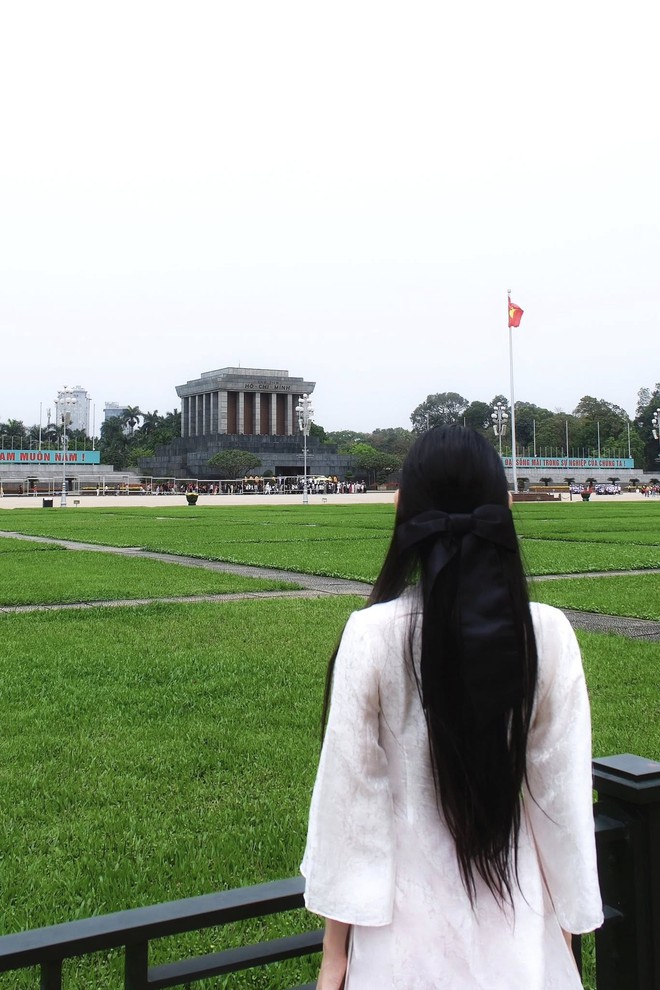 Người hùng U23 Việt Nam lứa Thường Châu hẹn hò với nàng WAG, khoảnh khắc trong thang máy mới lãng mạn- Ảnh 5.