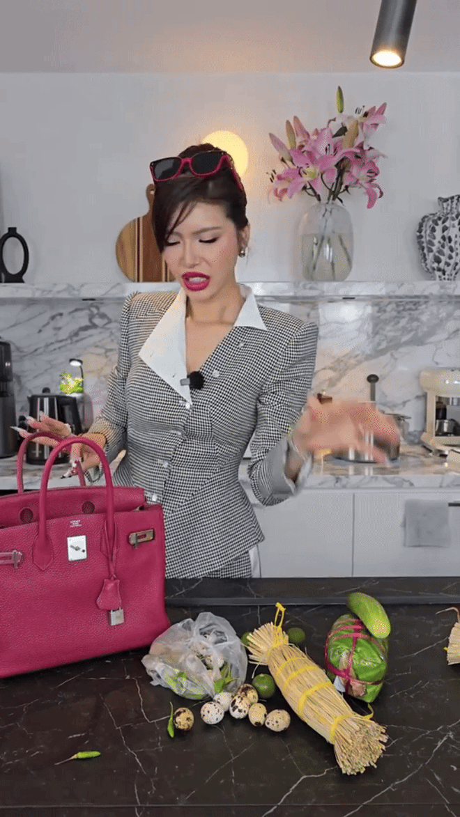 Sơn Tùng M-TP theo sau mỹ nhân Việt này: Hermès hay Louis Vuitton cũng chỉ đựng rau thịt mà thôi!- Ảnh 2.