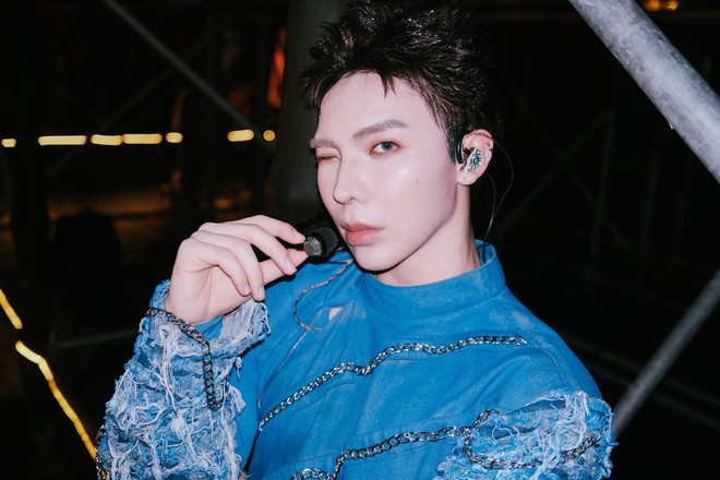 Hoà Minzy lộ nhan sắc sưng phù gây sốc- Ảnh 2.