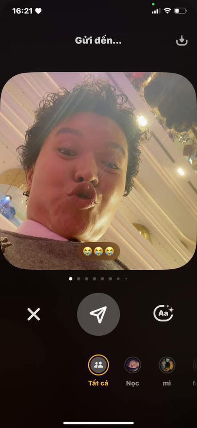 Tiên Tiên có hành động lén lút sau lưng Phương Ly, Vbiz chưa từng thấy ai làm điều lạ lùng này!- Ảnh 3.