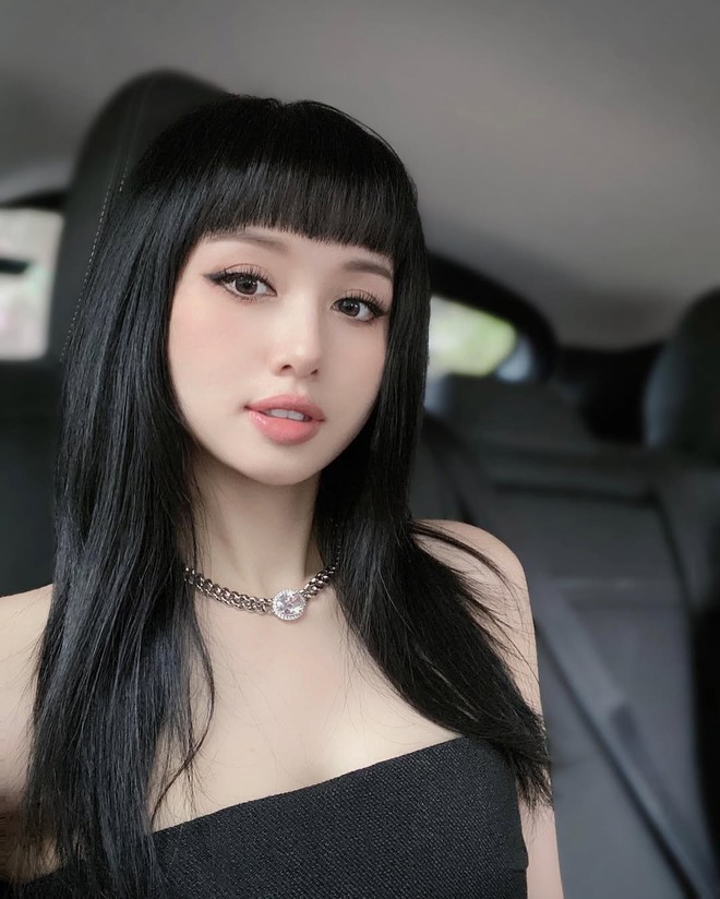 Bikini hè của "đệ nhất hot girl Hà Thành": Mẫu nào cũng sexy mãnh liệt, khoe trọn body 0% mỡ thừa!- Ảnh 1.