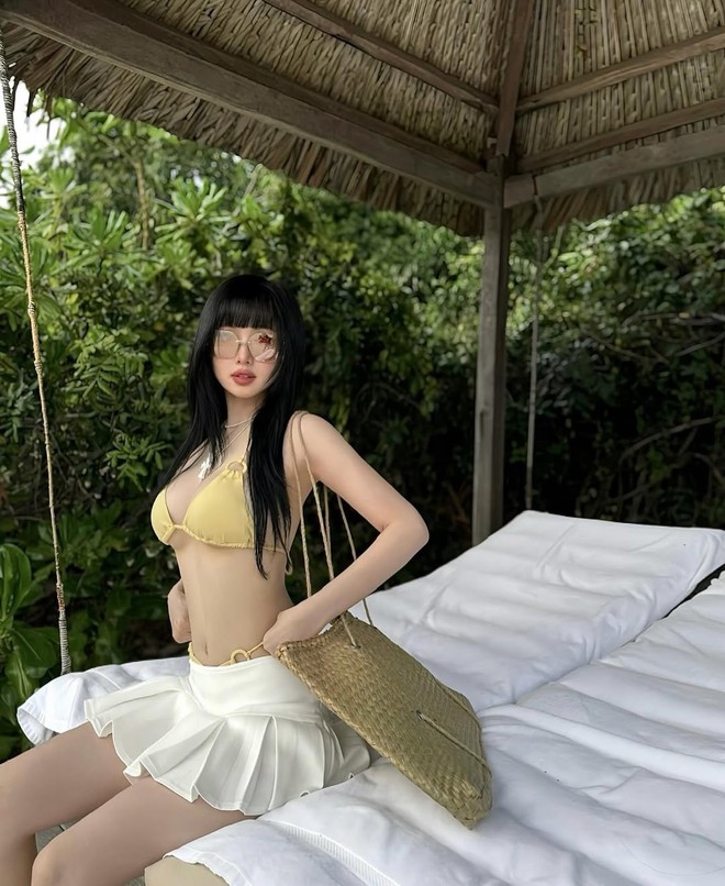 Bikini hè của "đệ nhất hot girl Hà Thành": Mẫu nào cũng sexy mãnh liệt, khoe trọn body 0% mỡ thừa!- Ảnh 11.